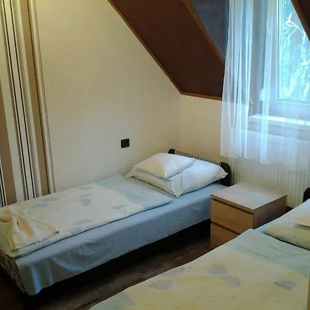 Sztrada Romantika Panzio Es Etterem Motel Ujhartyan
