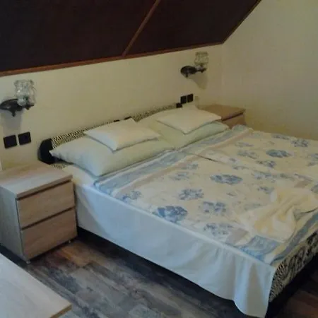 Sztrada Romantika Panzio Es Etterem