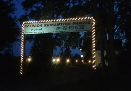 Sztrada Romantika Panzio Es Etterem