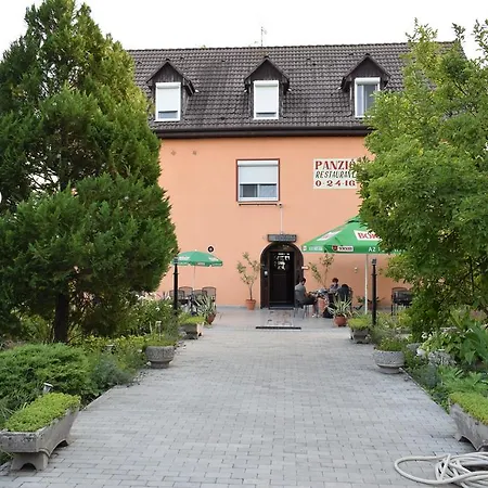 Sztrada Romantika Panzio Es Etterem