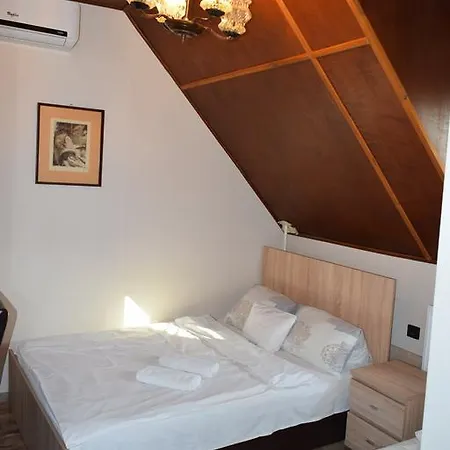 Sztráda Romantika és étterem