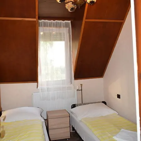Motel Sztráda Romantika és étterem Újhartyán