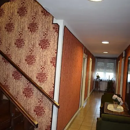 Motel Sztrada Romantika Panzio Es Etterem Ujhartyan