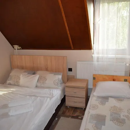 Motel Sztrada Romantika Panzio Es Etterem
